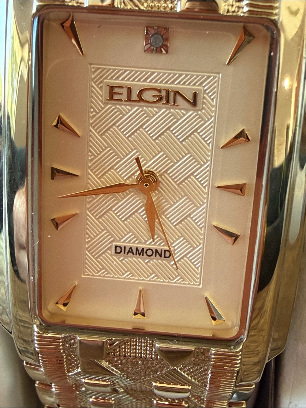 New! Elgin Gold Tone 28mm Diamond Dial Rectangular Men’s Watch - Picture 5 of 6